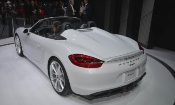 Storming Porsche Boxster Spyder revealed with 370bhp