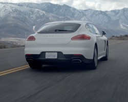 Porsche Panamera Sights & Sounds – Beauty, Exhaust, Fly-by