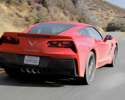 Corvette C7 Stingray Sights & Sounds – Beauty, Exhaust, Fly-by