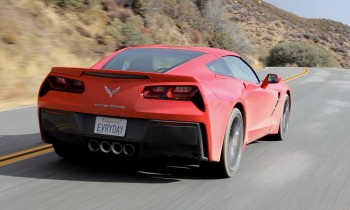 Corvette C7 Stingray Sights & Sounds – Beauty, Exhaust, Fly-by