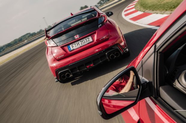 2015 Honda Civic Type R Euro Spec Rear View In Motion 06