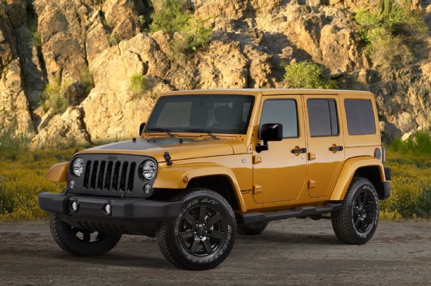 2015 Jeep Wrangler Unlimited Altitide Front Three Quarter