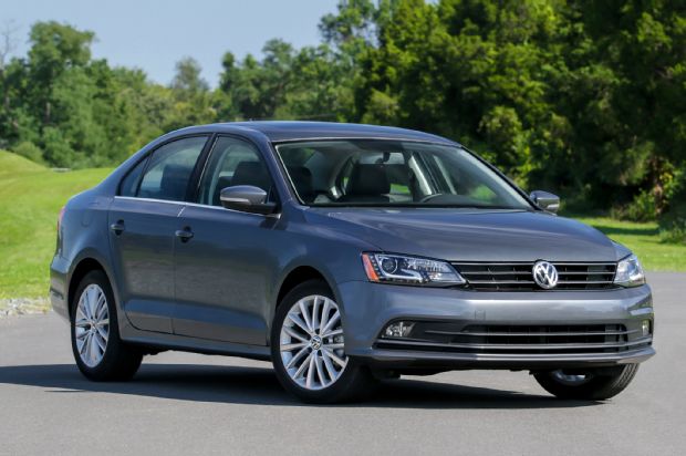 2015 Volkswagen Jetta TSI Front Three Quarter