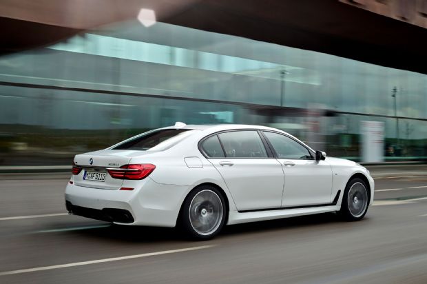 2016 BMW 750Li XDrive Rear Three Quarter In Motion 01