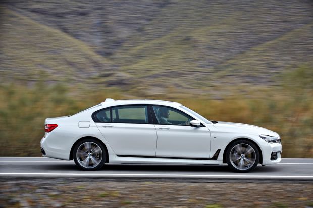 2016 BMW 750Li XDrive Side Profile In Motion