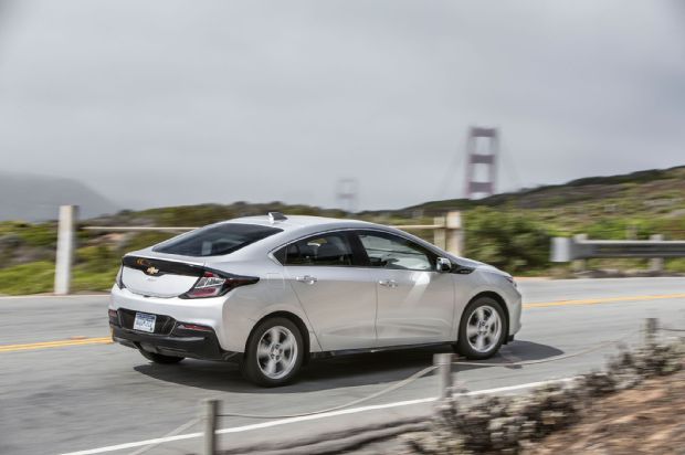 2016 Chevrolet Volt Rear Three Quarter In Motion 01