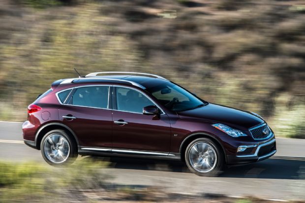 2016 Infiniti QX50 Front Three Quarter In Motion 01