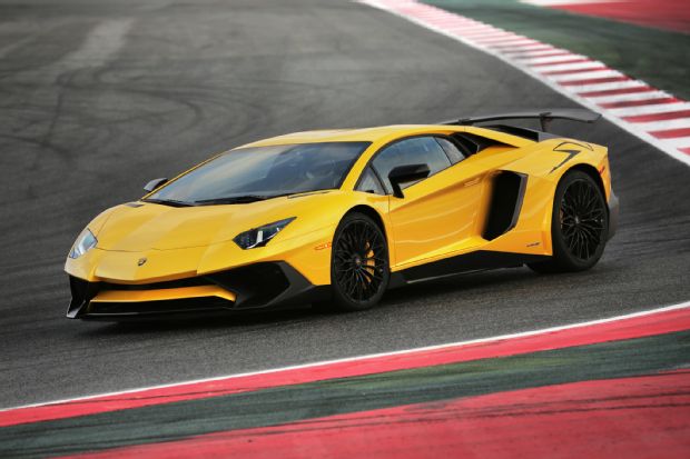 2016 Lamborghini Aventador LP 750 4 Superveloce Front Three Quarter In Motion 13