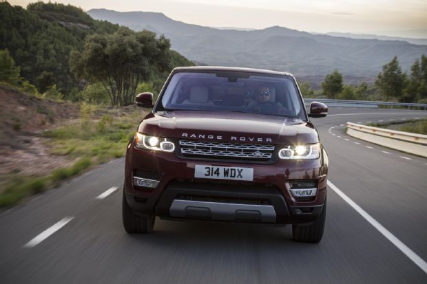 2016 Land Rover Range Rover Sport Td6 Front End In Motion 02