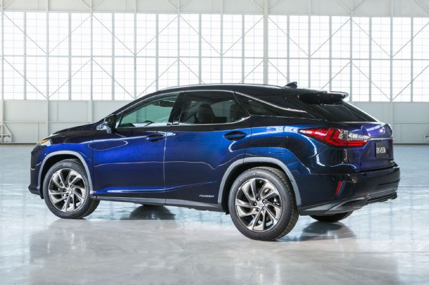 2016 Lexus RX 450h Rear Three Quarter 01
