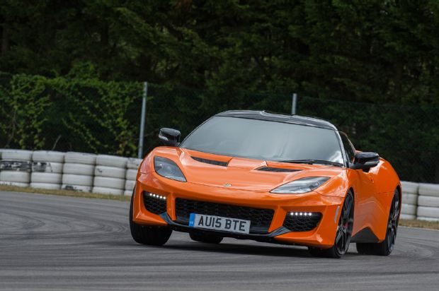 2016 Lotus Evora 400 Front Three Quarter Motion 1