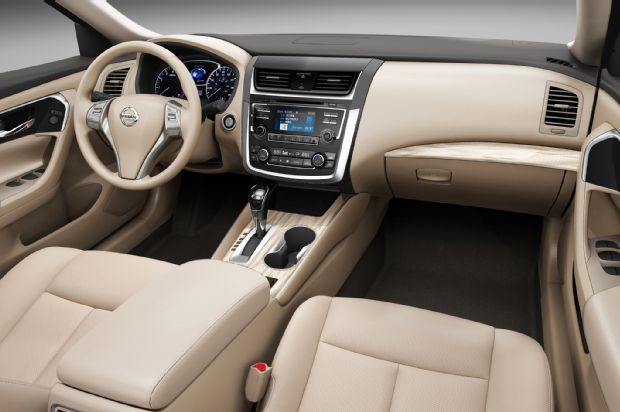 2016 Nissan Altima SL Interior Beige