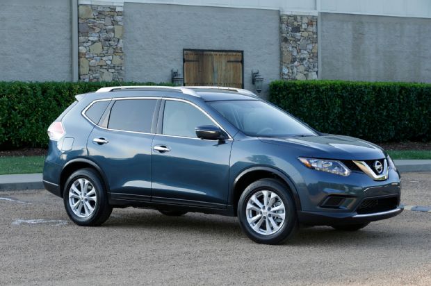2016 Nissan Rogue Front Three Quarter