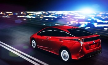 2016 Toyota Prius Drops Cover, Boasts Improved Efficiency