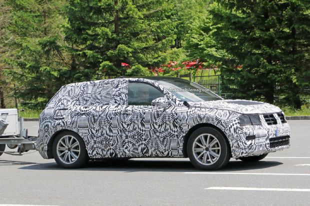 2016 Volkswagen Tiguan Spied Front Three Quarters 05
