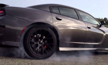 Dodge Charger SRT Hellcat Sights & Sounds – Beauty, Exhaust, Fly-by