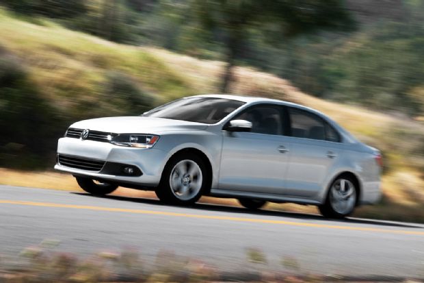 2011 Volkswagen Jetta TDI Front Three Quarter 1