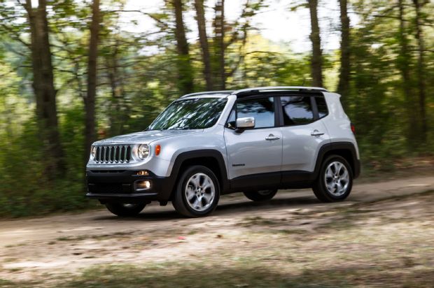 2015 Jeep Renegade Limited 4 4 Front Three Quarter In Motion