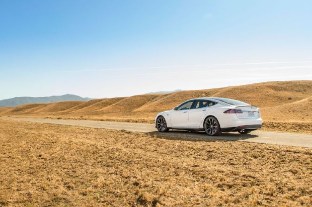 2015 Tesla Model S P85D Rear Three Quarter 01