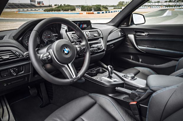 2016 BMW M2 Coupe Cabin 02