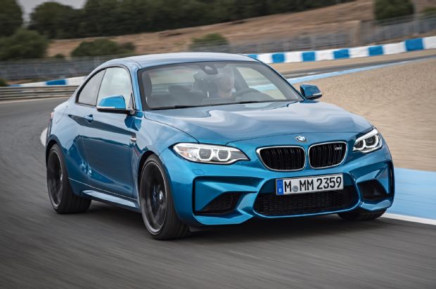 2016 BMW M2 Coupe Front Three Quarter In Motion 01