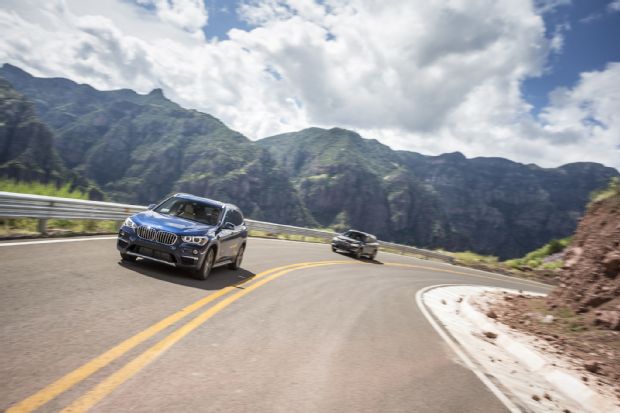 2016 BMW X1 XDrive28i Front End In Motion