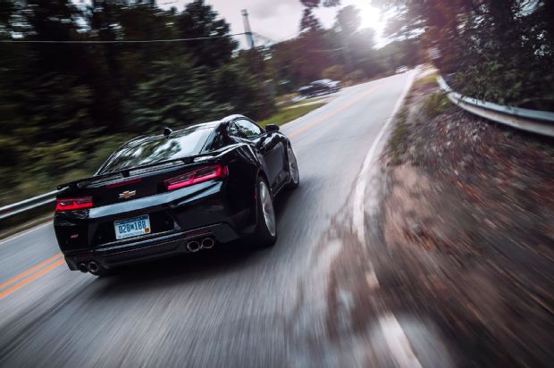 2016 Chevrolet Camaro SS Rear Three Quarter In Motion 02