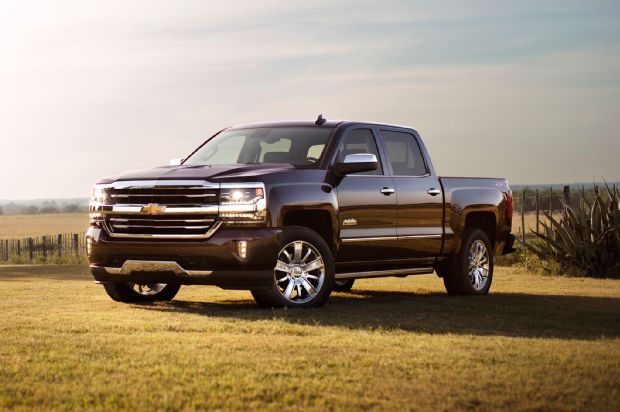 2016 Chevrolet Silverado High Country Front Three Quarter