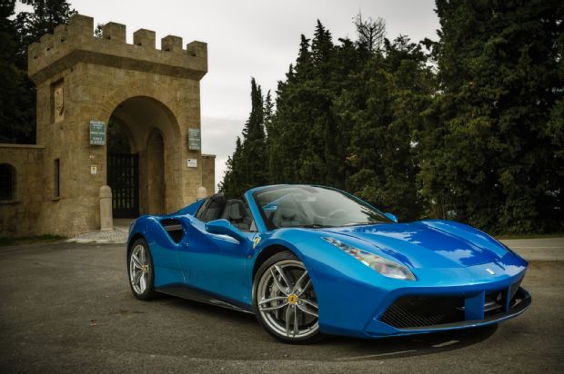 2016 Ferrari 488 Spider Front Three Quarter 01