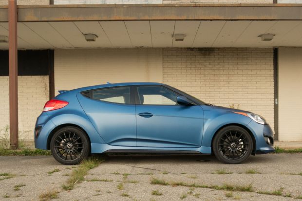 2016 Hyundai Veloster Turbo Rally Edition Side Profile