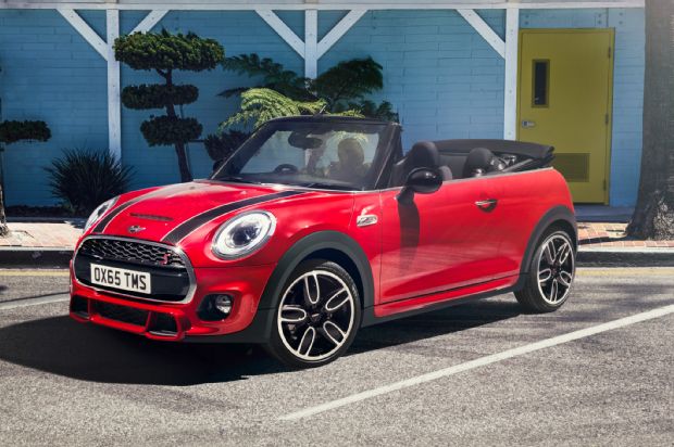 2016 Mini Convertible S Front Three Quarter 05