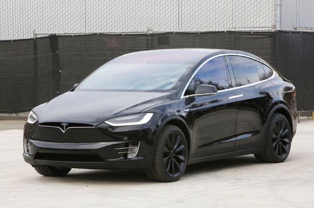 2016 Tesla Model X Front Three Quarter 2