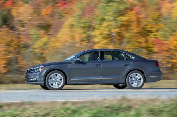 2016 Volkswagen Passat SEL Side Profile In Motion 01
