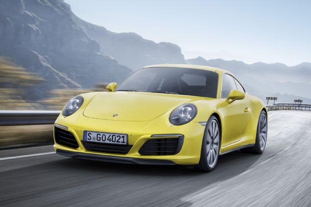 2017 Porsche 911 Carrera 4S Front