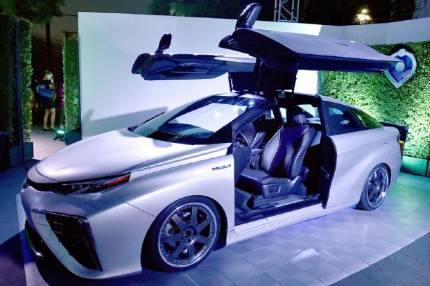 Toyota Mirai Back To The Future 02