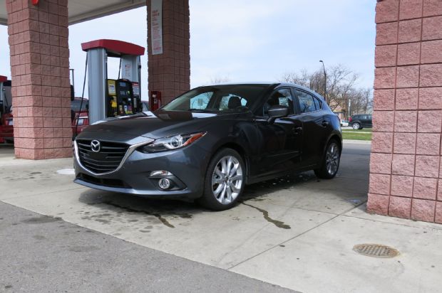 2014 Mazda 3 Four Seasons Mpg Run 02 Three Quarter