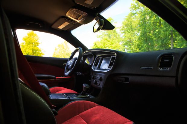2015 Dodge Charger SRT Hellcat Cabin 03