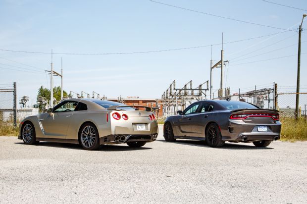 2015 Dodge Charger SRT Hellcat Vs 2016 Nissan GT R 21