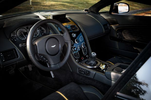 2016 Aston Martin Vantage GT Cabin 02