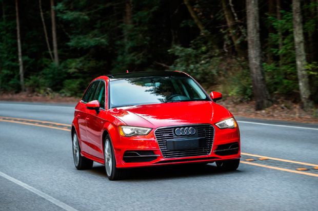 2016 Audi A3 E Tron Front End In Motion 02