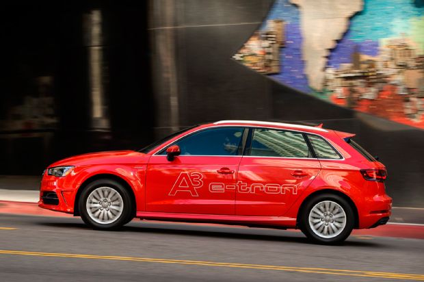 2016 Audi A3 E Tron Side In Motion 03