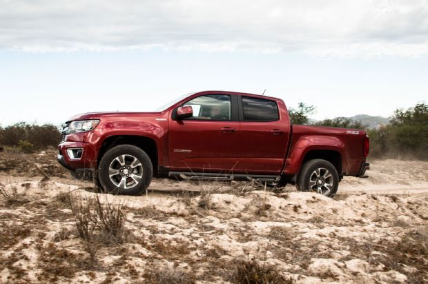 2016 Chevrolet Colorado Diesel Side Profile 02