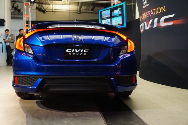 2016 Honda Civic Coupe Reveal Rear End