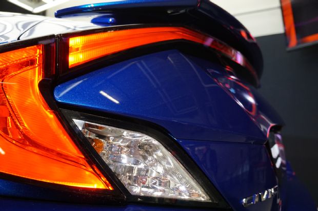 2016 Honda Civic Coupe Reveal Taillight Detail