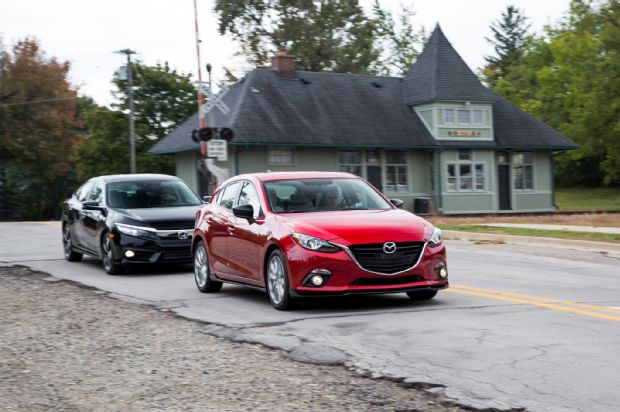 2016 Honda Civic Vs 2015 Mazda3 5 Door 05