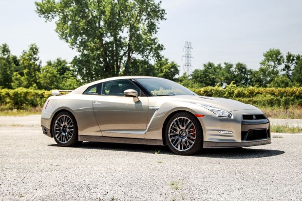2016 Nissan GT R Front Three Quarter
