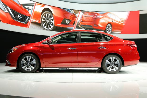 2016 Nissan Sentra SL Side