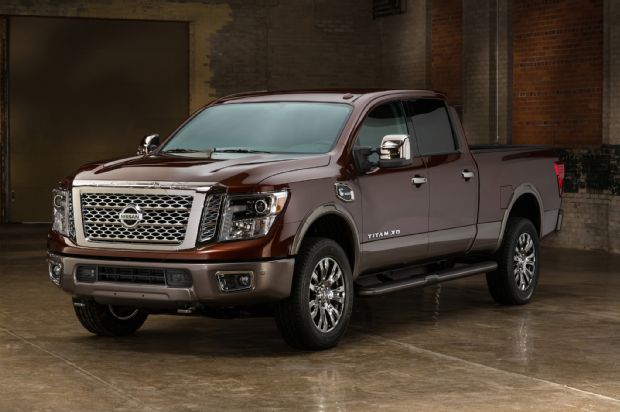 2016 Nissan Titan XD Platnum Front Three Quarter 15