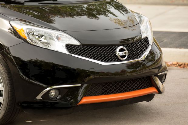 2016 Nissan Versa Note Color Studio Front End Grille