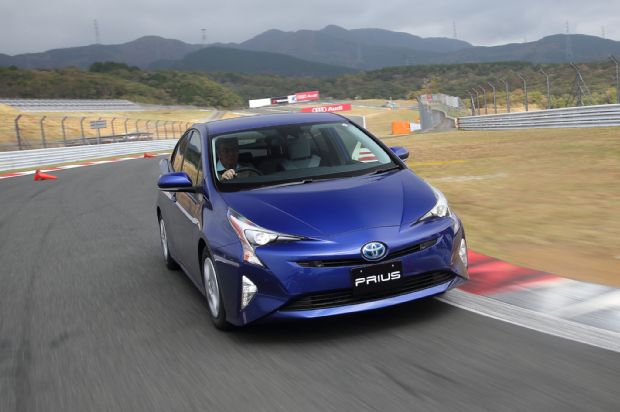 2016 Toyota Prius Two Front View In Motion 02